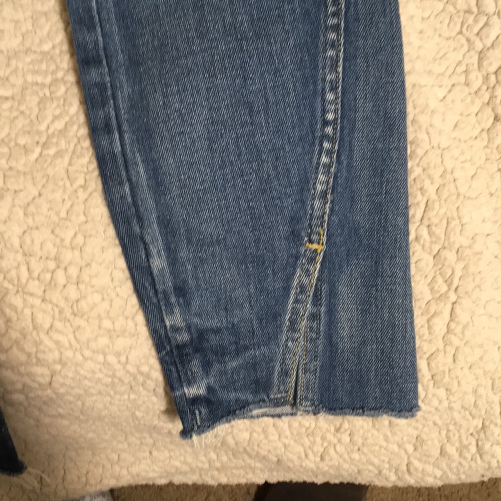 AMO
Twist Frayed Split Hem Skinny Jeans - Picture 4 of 5